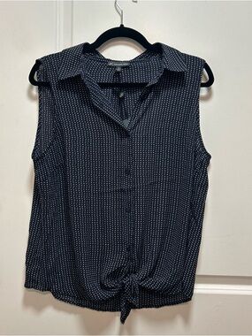 Adrianna Papell Black Sleeveless Dot Tie-Hem Blouse